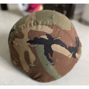 MILITARY BALLISTIC HELMET NSN 8470 01 092 7527 with CAMMO COVER USED ( SIZE M )